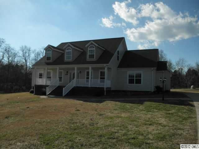 510 Back Acres Ln, Kannapolis, NC 28081