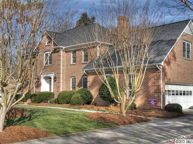 5622 Glen Forest Dr, Charlotte, NC 28226
