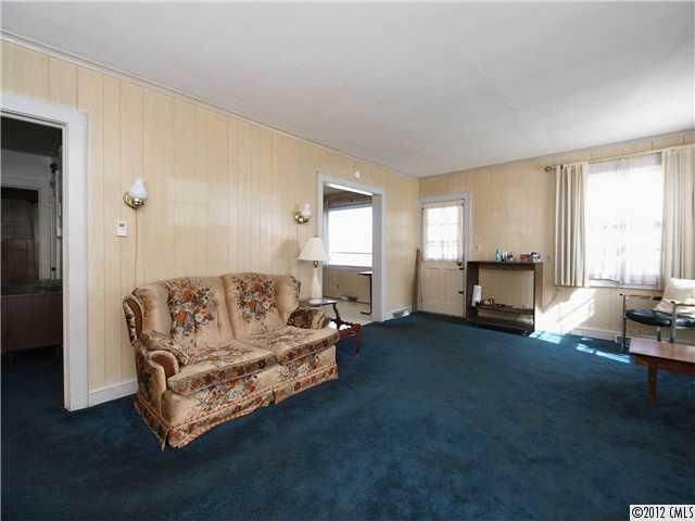 1737 N Wendover Rd, Charlotte, NC 28205
