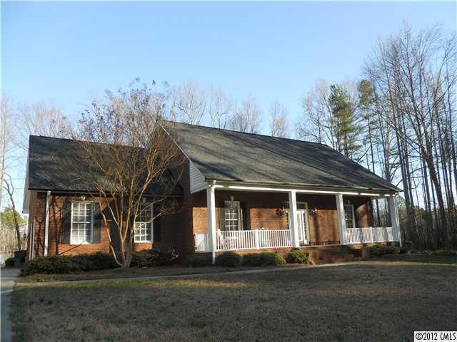 2820 Lacy Ln, Gastonia, NC 28056
