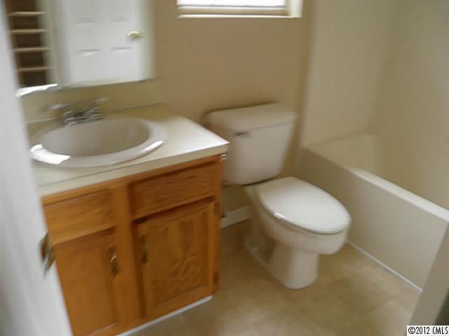 7226 Rothmore St, Charlotte, NC 28215