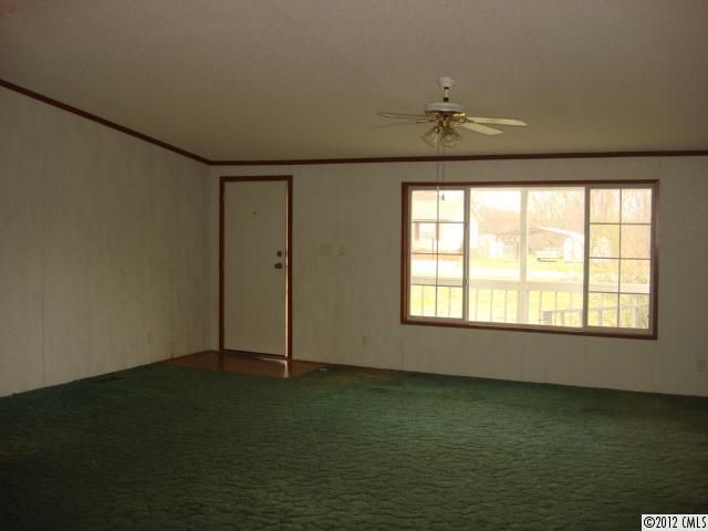 907 Terra Cotta Dr, Lincolnton, NC 28092