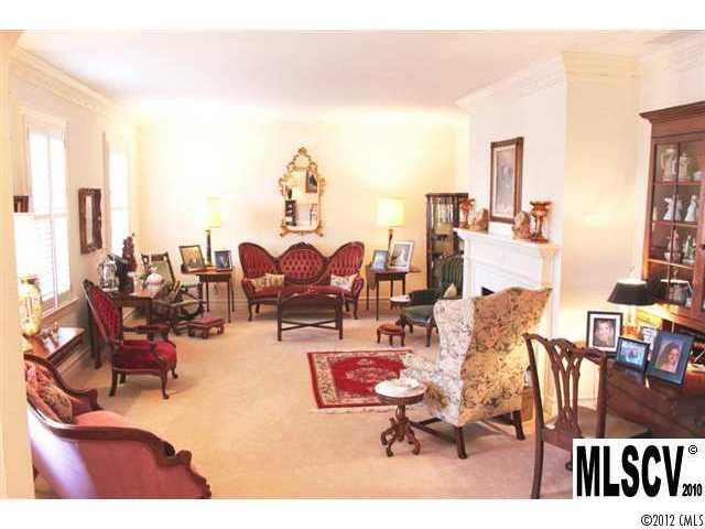 1310 NW 10th Street Blvd, Hickory, NC 28601