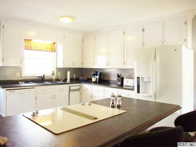 3550 Dockside Ln, Sherrills Ford, NC 28673