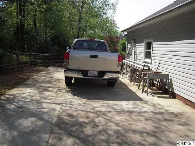 3403 S Lake Shore Rd, Denver, NC 28037