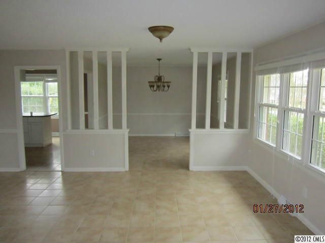 577 SE Foxwood Dr, Concord, NC 28025