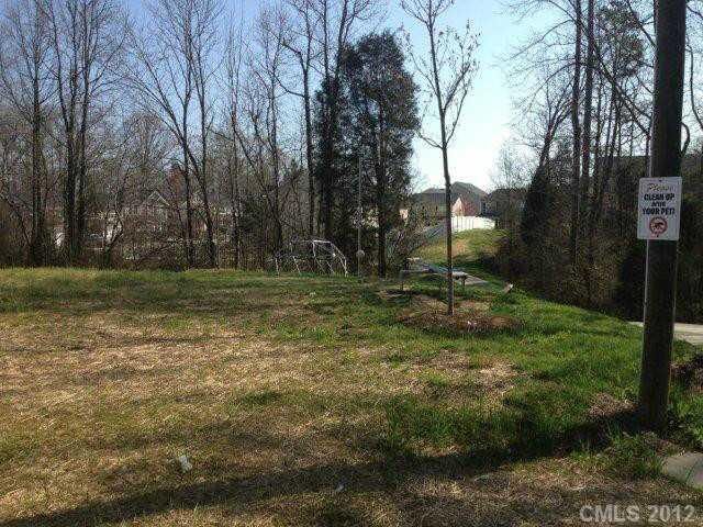 6132 Thompson Brook Ln, Charlotte, NC 28212