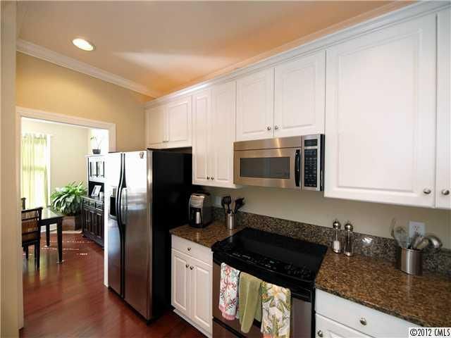 1115 Hampton Gardens Ln #-, Charlotte, NC 28209