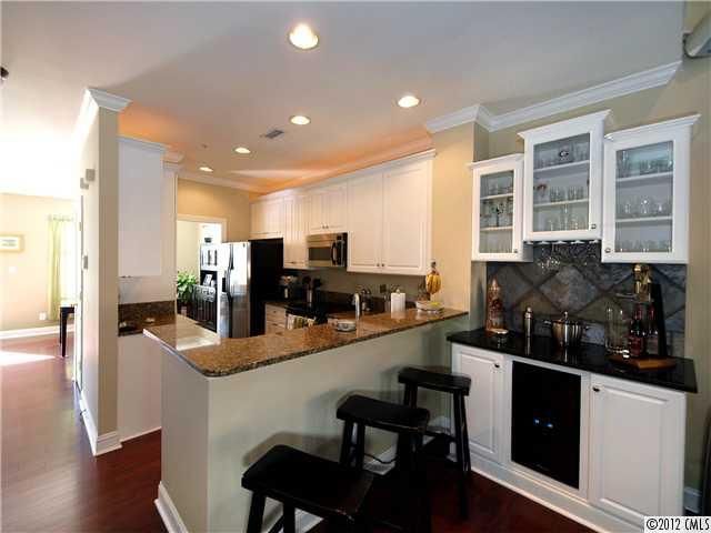 1115 Hampton Gardens Ln #-, Charlotte, NC 28209