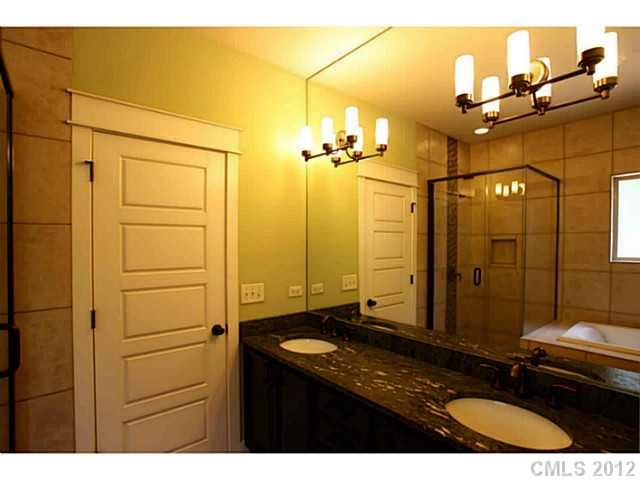 2609 Bay St, Charlotte, NC 28205