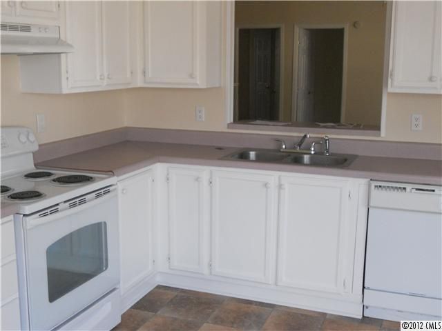 1250 S Salvadore Ct, Gastonia, NC 28052