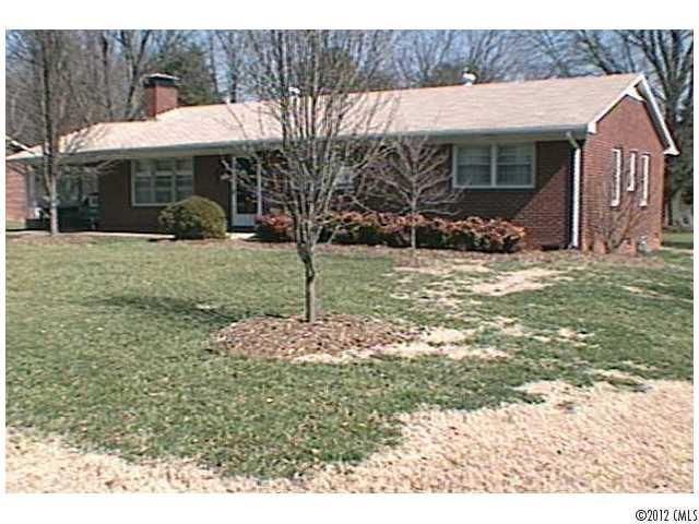 720 Carlton Dr, Gastonia, NC 28054