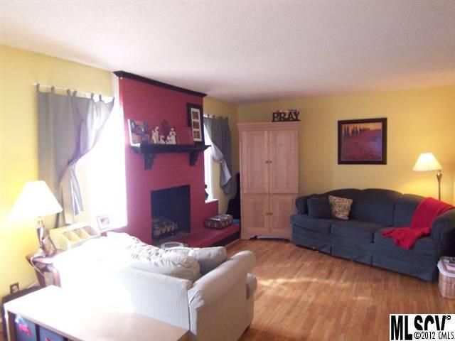 631 NE 21st Ave, Hickory, NC 28601