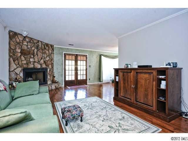 1002 Palmyra Dr, Tega Cay, SC 29708