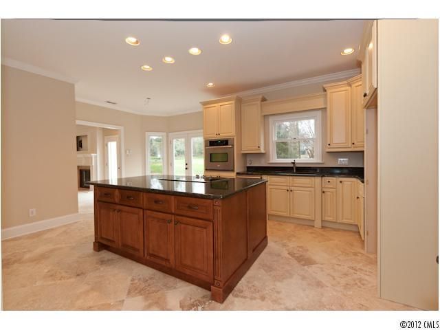 12336 W Providence Rd, Charlotte, NC 28277