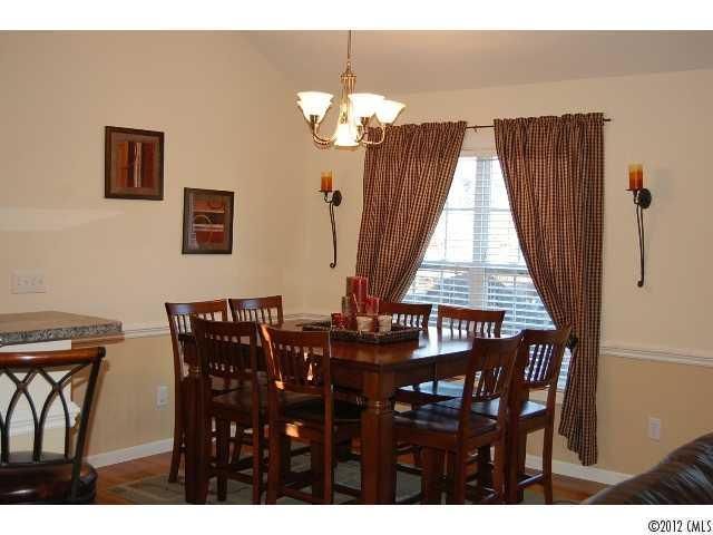 2402 NE 27th Avenue Cir, Hickory, NC 28601
