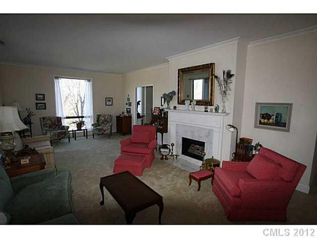 850 Cherokee Rd #H5, Charlotte, NC 28207
