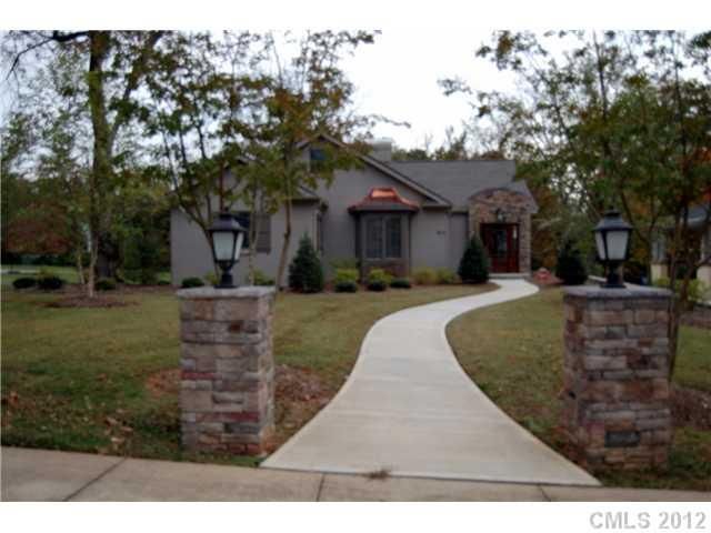 621 West End Ave, Statesville, NC 28677