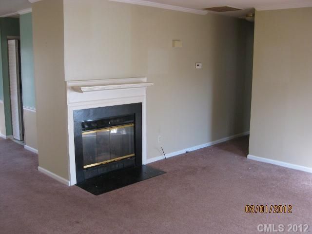 5914 Crape Myrtle Ln, Charlotte, NC 28216