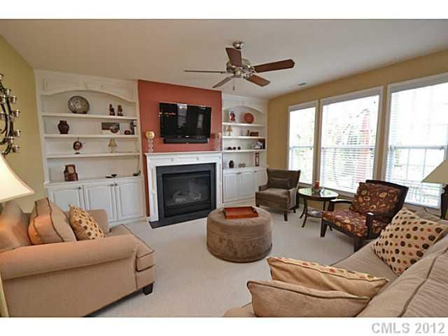 1009 Camrose Crossing Ln, Matthews, NC 28104