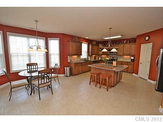 1009 Camrose Crossing Ln, Matthews, NC 28104
