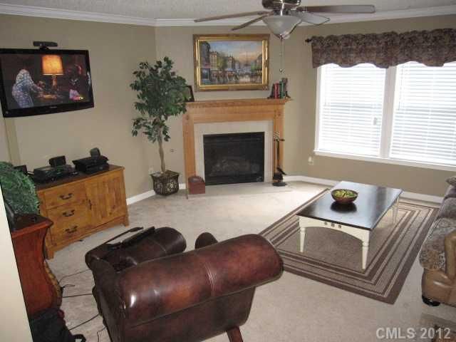 12912 Silvaire Farm Rd, Charlotte, NC 28278
