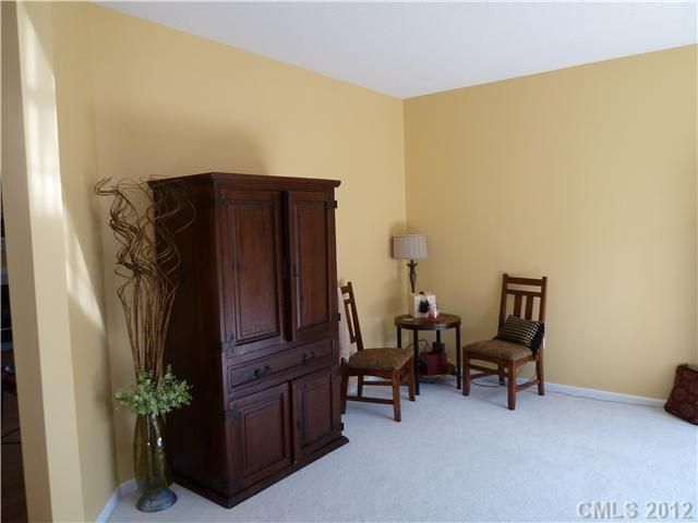 7226 Maitland Ln, Charlotte, NC 28215