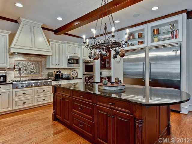 5511 Carmel Park Dr, Charlotte, NC 28226