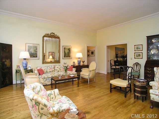 3626 Sharon Rd, Charlotte, NC 28211