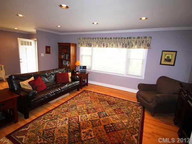 521 Lyttleton Dr, Charlotte, NC 28211