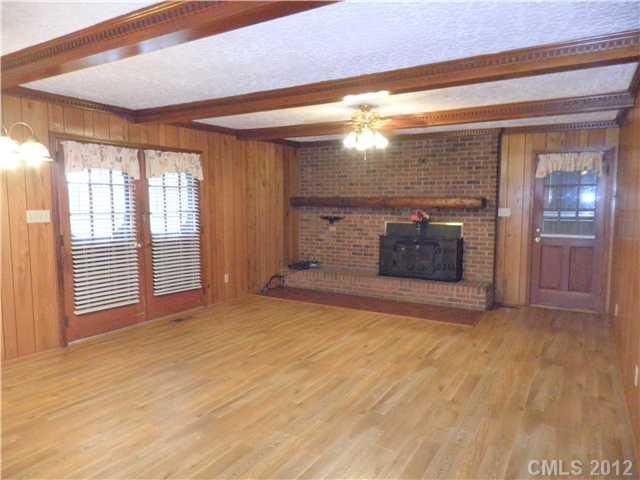 3189 E Maiden Rd, Maiden, NC 28650