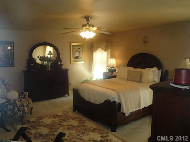 107 Thorsen Dr, Mooresville, NC 28117