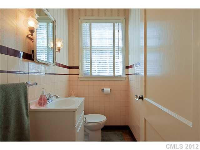 683 Llewellyn Pl, Charlotte, NC 28207