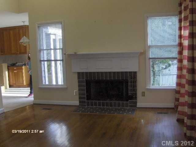 10325 Johns Towne Dr, Charlotte, NC 28210