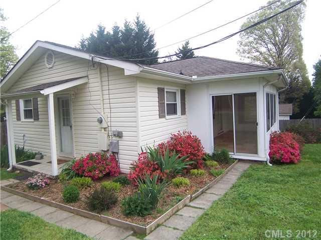 703 Chestnut St, Stanley, NC 28164