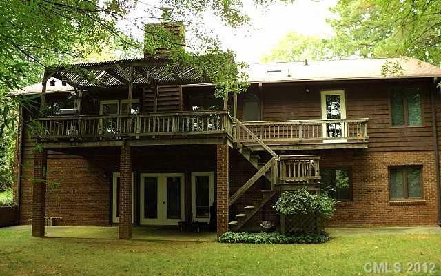 302 Julia Dr, Lincolnton, NC 28092