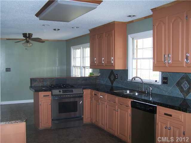 950 Coventry Rd, Kannapolis, NC 28081