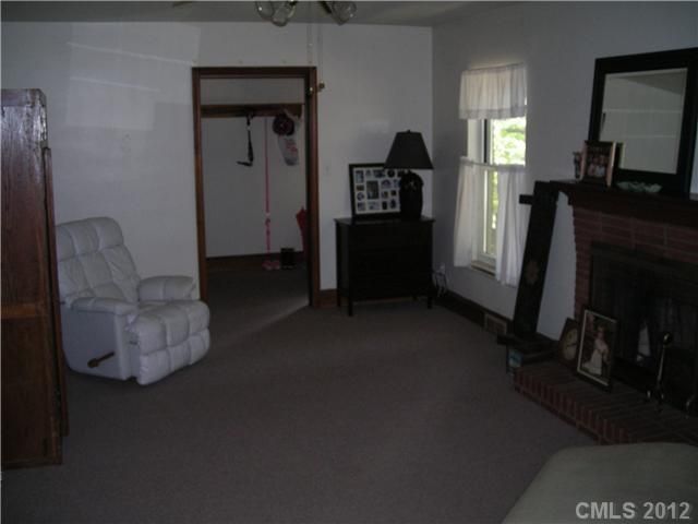 5308 Pine Dr, Charlotte, NC 28269
