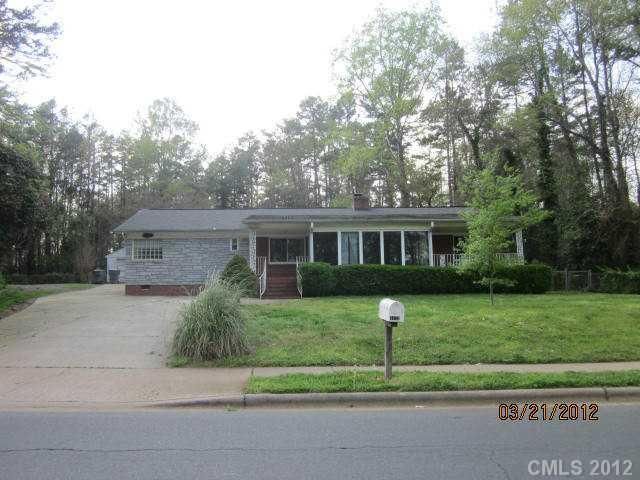 1113 Jenkins Dr, Charlotte, NC 28212