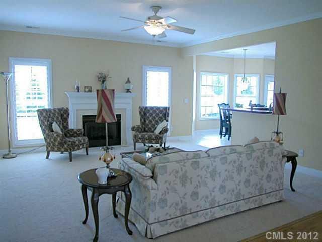 14844 Middlesborough Dr, Matthews, NC 28104