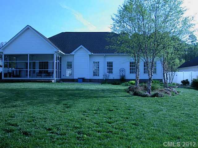 14844 Middlesborough Dr, Matthews, NC 28104