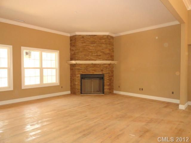 159 Draper Ln, Statesville, NC 28677