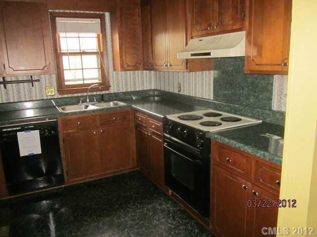 1104 Sunset Dr, Kannapolis, NC 28081