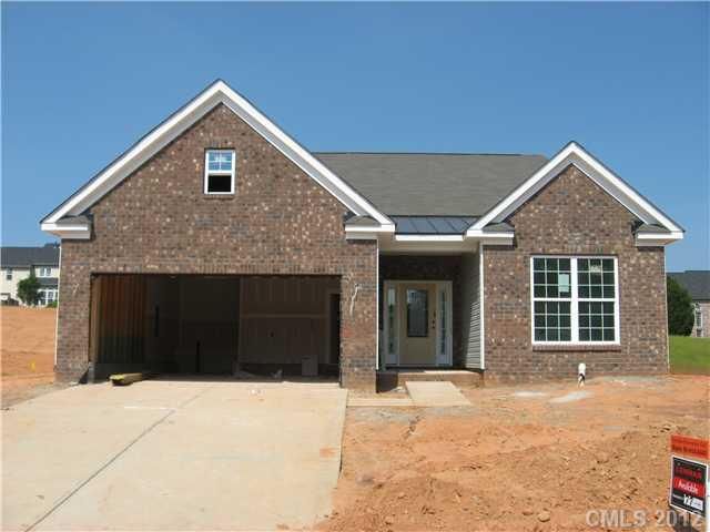 120 Glastonbury Dr, Mooresville, NC 28115