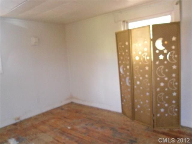 1428 Beechwood Dr, Gastonia, NC 28052