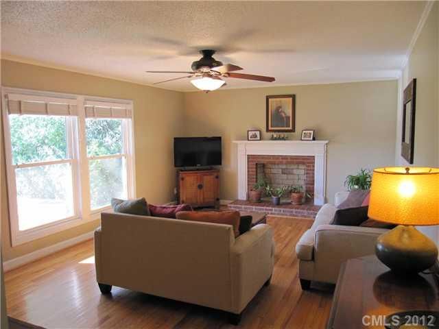 106 S Holland St, Dallas, NC 28034