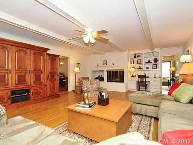 1100 Cheddington Dr, Charlotte, NC 28211