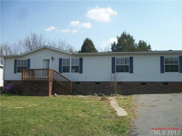 1005 Aiken St, Kannapolis, NC 28081