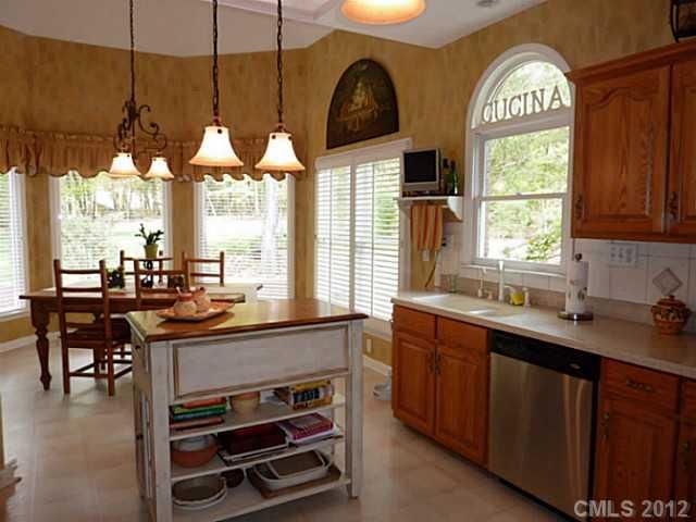 9500 Gerhardt Ct, Harrisburg, NC 28075