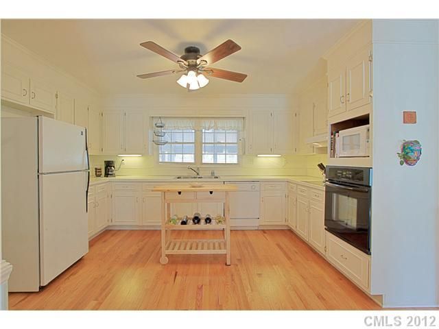 10322 Stonemede Ln, Matthews, NC 28105